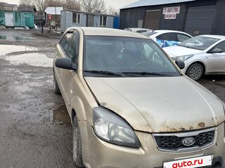 2010 Kia Rio II Рестайлинг, бежевый, 260000 рублей, вид 3
