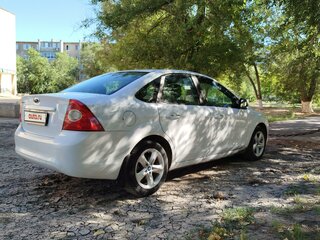 2011 Ford Focus II Рестайлинг, белый, 890000 рублей, вид 2