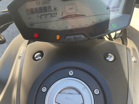 2014 Yamaha MT-07 (FZ-07), серый, 620000 рублей, вид 4