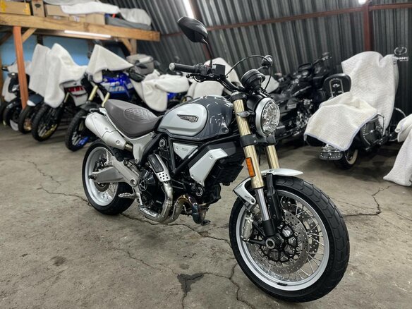 2021 Ducati Scrambler 1100, серебристый, 970000 рублей