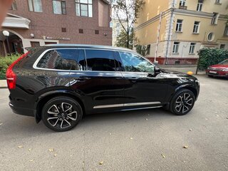 2024 Volvo XC90 II Рестайлинг 1, чёрный, 6390000 рублей, вид 4