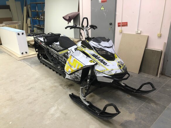 2016 BRP Ski-Doo Summit 850, чёрный, 1000000 рублей