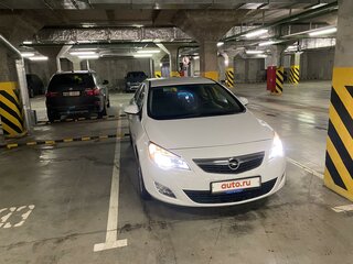 2010 Opel Astra J, белый, 820000 рублей, вид 2