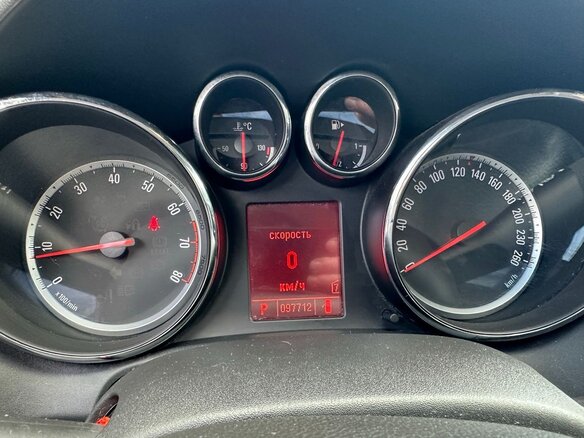 2011 Opel Astra J, красный, 645000 рублей - вид 9