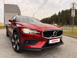 2021 Volvo V60 Cross Country II, пурпурный, 2720000 рублей, вид 5