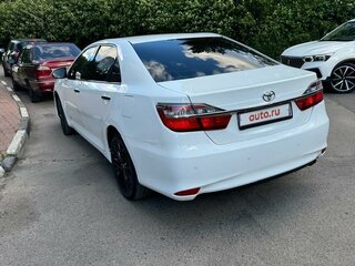 2016 Toyota Camry VII (XV50) Рестайлинг, белый, 1900000 рублей, вид 5