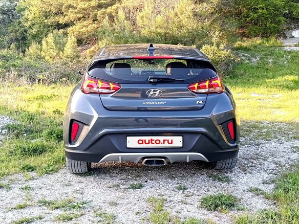 2019 Hyundai Veloster II, серый, 2500000 рублей - вид 3