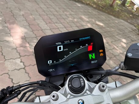 2021 BMW F 900 R, чёрный, 1100000 рублей, вид 4