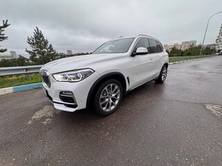 2020 BMW X5 30d IV (G05/G18), белый, 7100000 рублей, вид 3