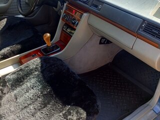 1991 Mercedes-Benz W124 200, синий, 690000 рублей, вид 5