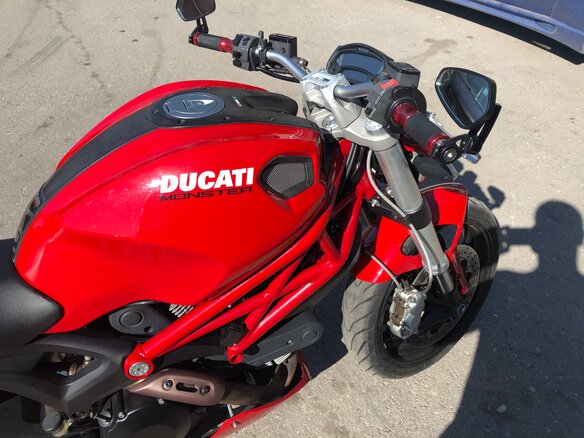 2013 Ducati Monster 696, красный - вид 4