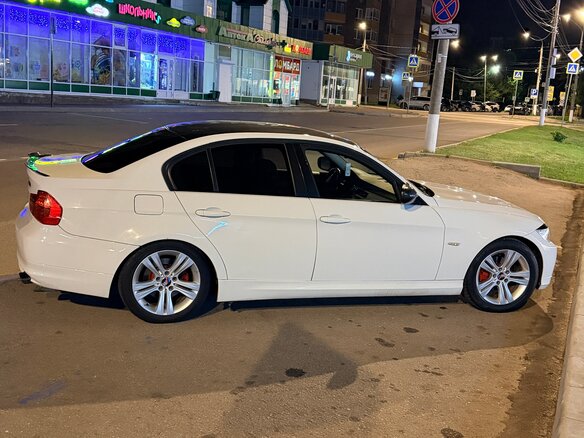 2010 BMW 3 серии 318i V (E90/E91/E92/E93) Рестайлинг, белый, 805000 рублей - вид 5