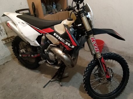 2021 Rieju MR 300, чёрный, 560000 рублей, вид 2