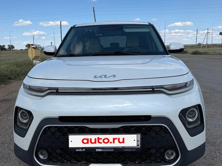 2022 Kia Soul III Рестайлинг, белый, 2100000 рублей, вид 2