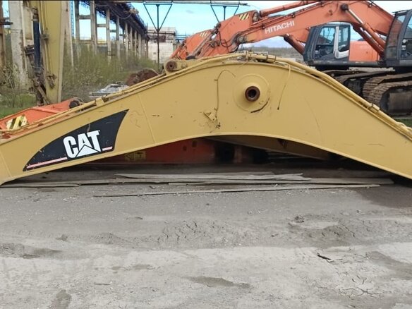 2005 Caterpillar 330, жёлтый, 11500000 рублей - вид 1