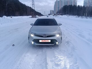 2012 Toyota Camry VII (XV50), серебристый, 1499999 рублей, вид 1