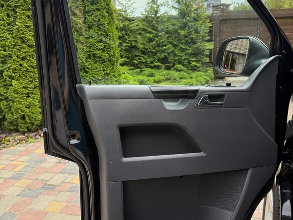 2011 Volkswagen Multivan T5 Рестайлинг, чёрный, 1960000 рублей - вид 15