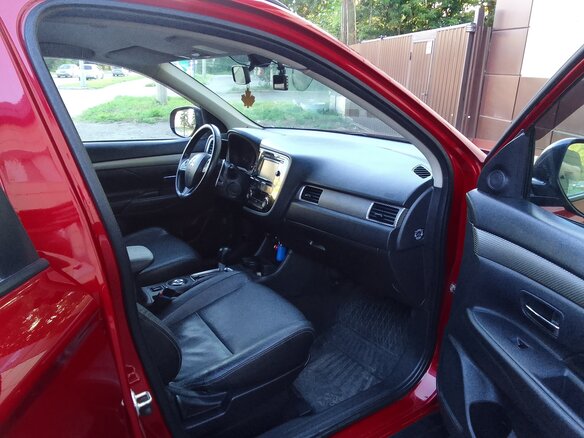 2013 Mitsubishi Outlander III, красный - вид 8