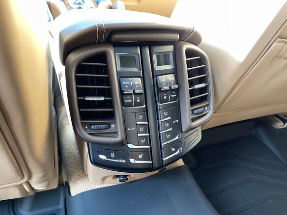 2016 Porsche Cayenne Turbo II Рестайлинг (958), чёрный, 5750000 рублей - вид 17