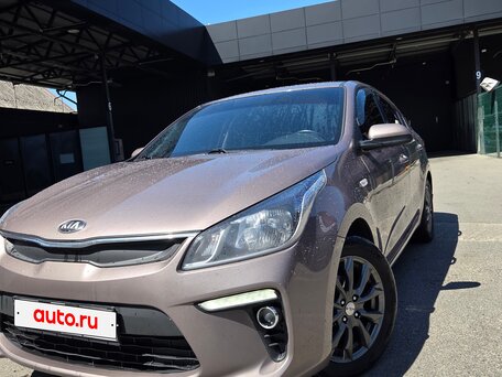 2018 Kia Rio IV, коричневый, 1300000 рублей, вид 1