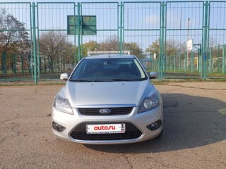 2011 Ford Focus II Рестайлинг, серебристый, 680000 рублей, вид 1