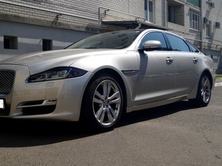2017 Jaguar XJ Long IV (X351) Рестайлинг, серебристый, 2790000 рублей, вид 1