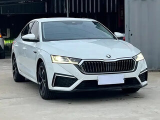 2022 Skoda Octavia IV (A8), белый, 2170000 рублей, вид 1