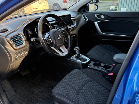 2019 Kia Ceed III, синий, 1950000 рублей - вид 10