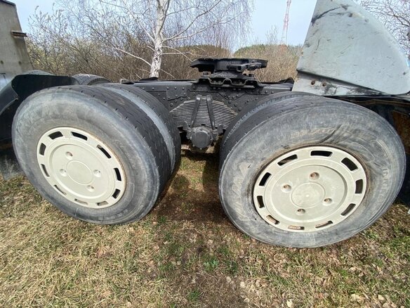 2005 МАЗ 64220, белый, 400000 рублей - вид 10