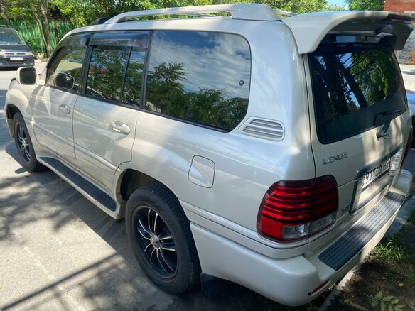 2003 Lexus LX 470 II Рестайлинг, бежевый, 2000000 рублей - вид 3