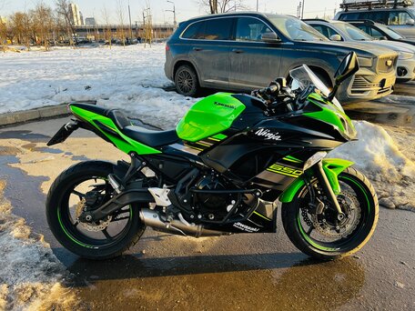2019 Kawasaki Ninja 650, зелёный, 615000 рублей, вид 2