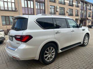 2021 Infiniti QX80 I Рестайлинг 2, белый, 8250000 рублей, вид 4