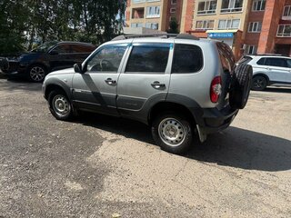 2013 Chevrolet Niva I Рестайлинг, серебристый, 500000 рублей, вид 4