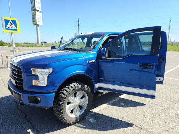 2017 Ford F-150 XIII, синий, 4900000 рублей