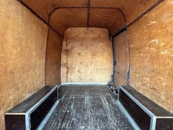 2005 Mercedes-Benz Sprinter, красный, 525000 рублей - вид 7
