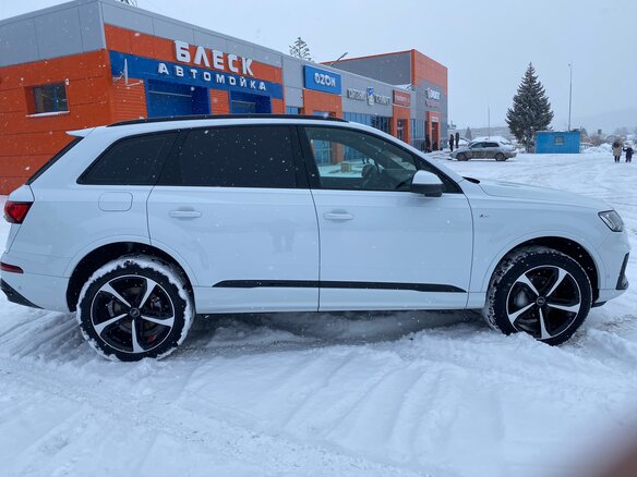2020 Audi Q7 45 TDI II (4M) Рестайлинг, белый, 6800000 рублей - вид 2