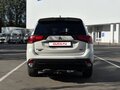2020 Mitsubishi Outlander III Рестайлинг 3, белый, 2900000 рублей - вид 3