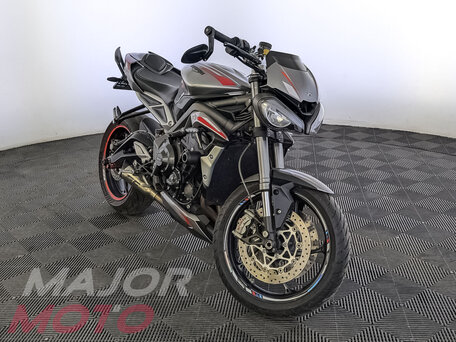 2020 Triumph Street Triple, серый, 825000 рублей, вид 2