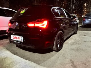 2015 BMW 1 серии 118i II (F20/F21) Рестайлинг, чёрный, 1800000 рублей, вид 4