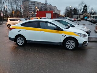 2018 Hyundai Solaris II, белый, 830000 рублей, вид 3
