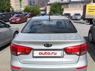 2016 Kia Rio III Рестайлинг, серебристый, 1200000 рублей, вид 3