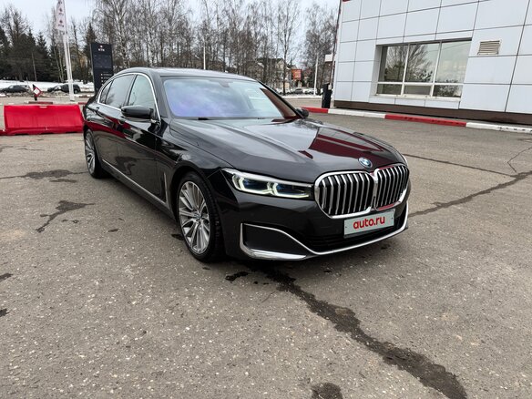 2019 BMW 7 серии Long 730Ld xDrive VI (G11/G12) Рестайлинг, серый, 5000000 рублей - вид 6