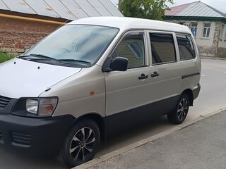 2000 Toyota Lite Ace V, серебристый, 650000 рублей, вид 2