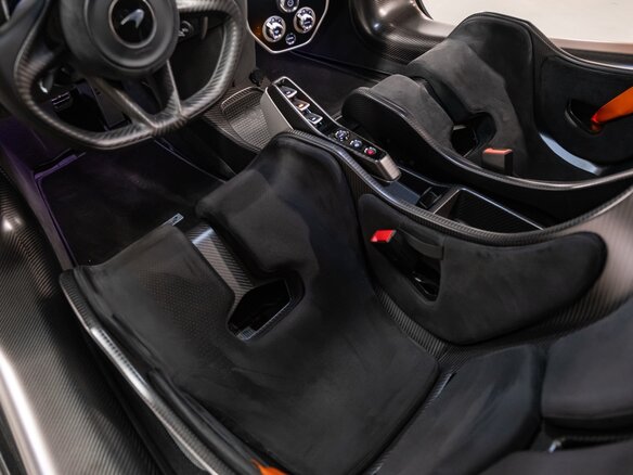2019 McLaren Senna, оранжевый, 130000000 рублей - вид 19