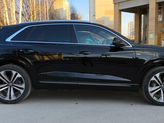 2020 Audi Q8 55 TFSI I (4M), чёрный, 6750000 рублей, вид 4