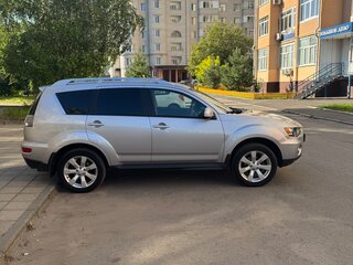 2010 Mitsubishi Outlander II Рестайлинг, серебристый, 1300000 рублей, вид 3