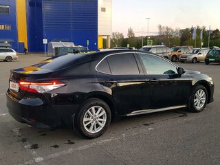 2020 Toyota Camry VIII (XV70), чёрный, 2450000 рублей, вид 3