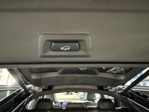 2023 BMW X6 40i III (G06) Рестайлинг, синий, 11700000 рублей - вид 35