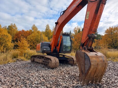 2012 Hitachi ZX200, красный, 3490000 рублей, вид 1