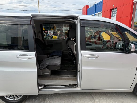 2015 Honda Stepwgn V, серебристый, 1599000 рублей - вид 14